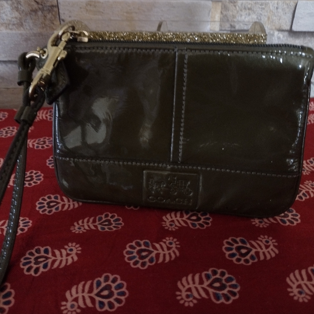 Wristlet green dark bag